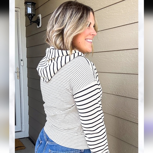 Doe and Rae Hoodie -L - asymmetrical stripped - Picture 2 of 4